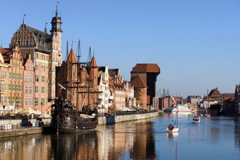Wycieczka szkolna do Trójmiasta ze Szczecina - uczniowie zwiedzający Gdańsk